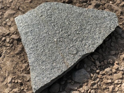 Плитняк златолит Уральский для цоколя, отмостки купить в Орловской области