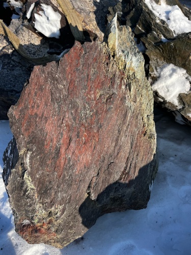 Ландшафтные глыбы красно-фиолетовые 200-1000 килограмм купить в Орловской области