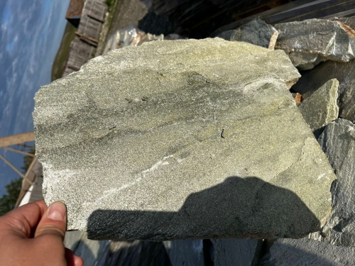 Плитняк златолит зелёный для цоколя, отмостки купить в Орловской области