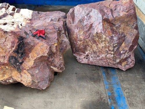 Ландшафтные глыбы красно-фиолетовые 200-1000 килограмм купить в Орловской области