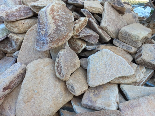 Златолит жёлтый, жёлто-зелёный глыбки и валуны для ланшафтного дизайна купить в Орловской области