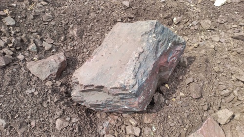 Яшма ландшафтные валуны